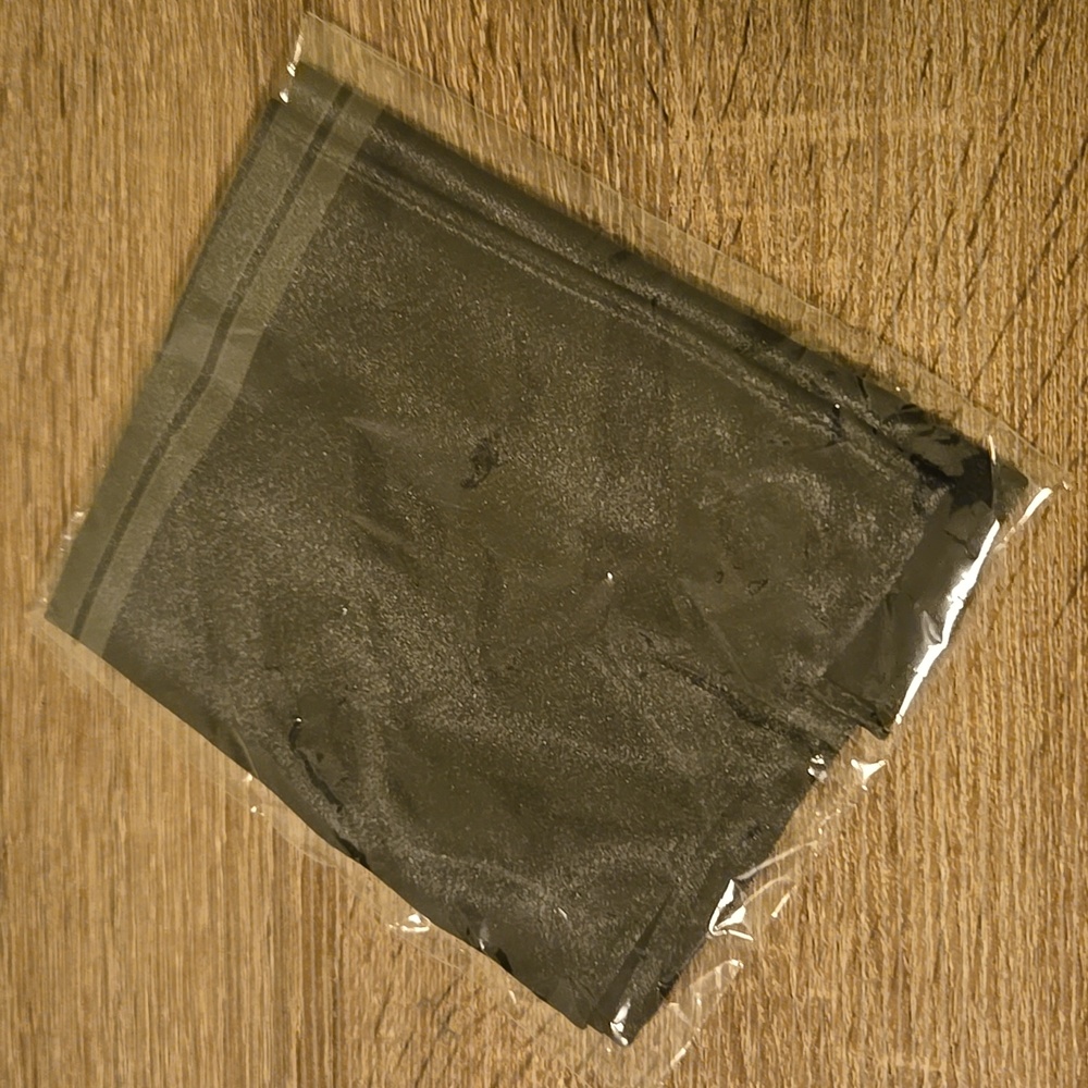 NWT Azazie Black Metallic Satin Pocket Square - Picture 2 of 2